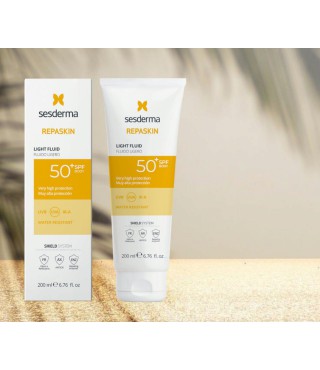 Сесдерма Сонцезахисний флюїд для тіла SesDerma Repaskin Light Fluid Body Sunscreen SPF 50, 200 мл